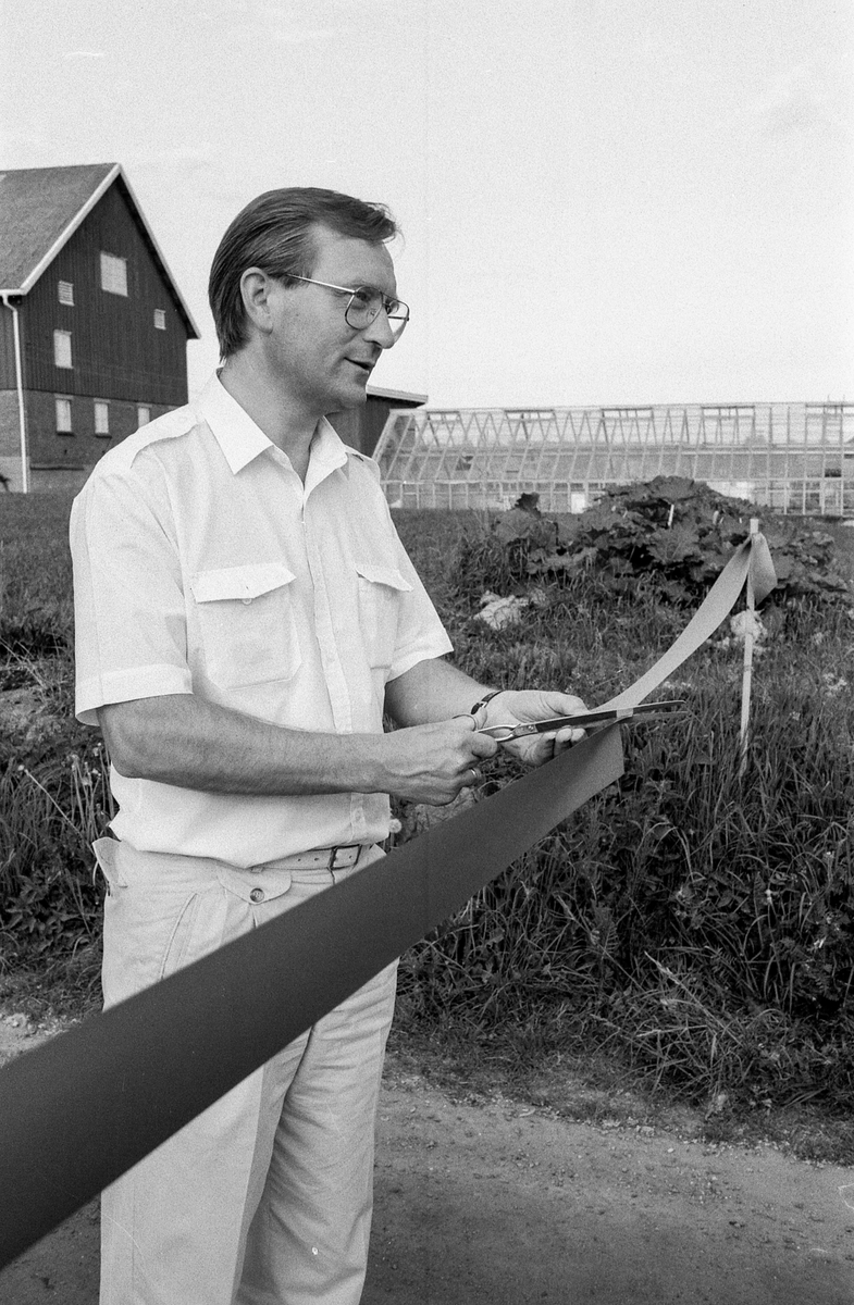 Kultursti åpnet i Nordby. Ordfører Johan Alnes kipper over båndet. Thorbein Gamst (tv) og Thorbjørn Nilsen, begge medlemmer av Nordby Rotary klubb sto bak prosjektet.