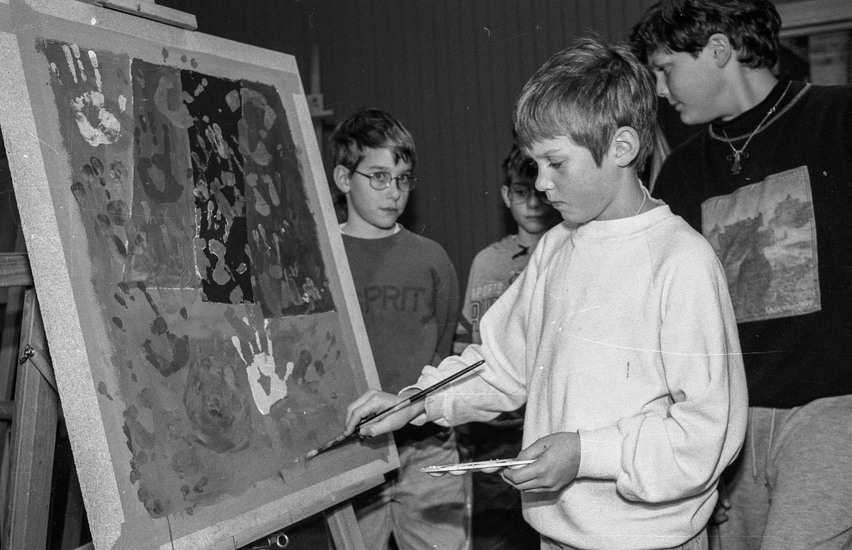 Kunstskole for barn og unge på Kolbotn.
Øystein Kielland-Olsen ved staffeliet.