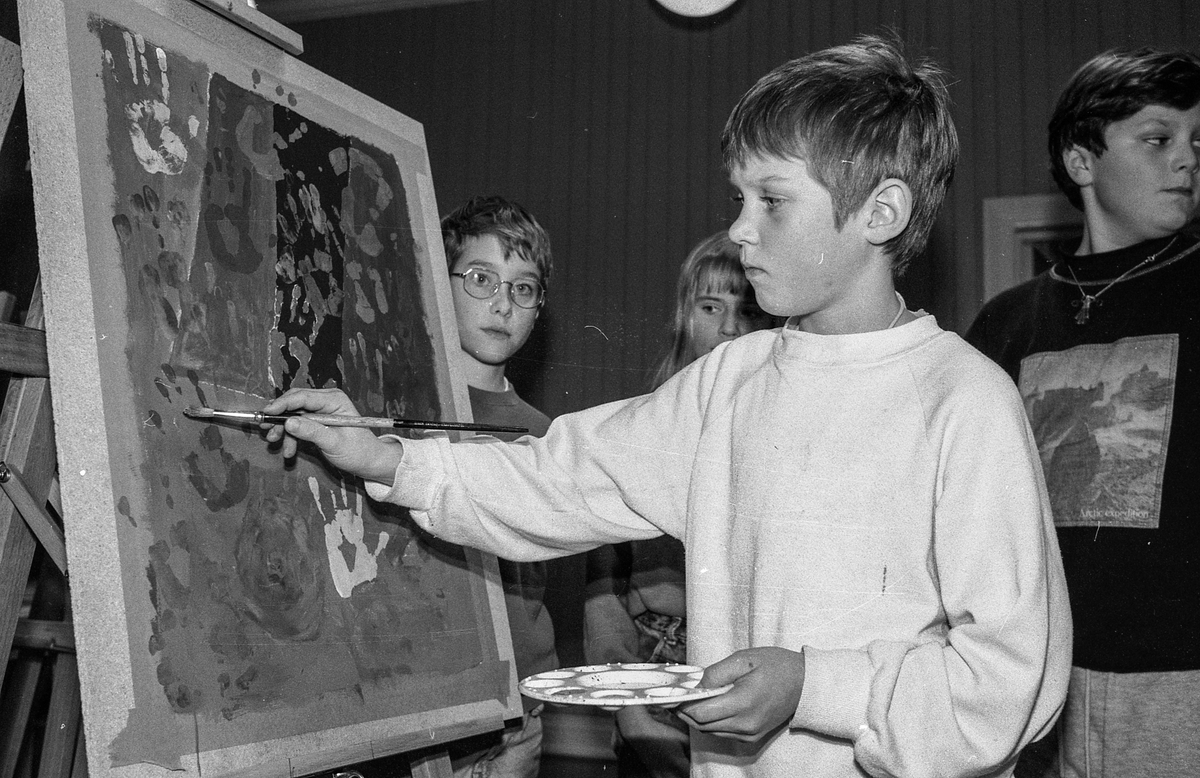 Kunstskole for barn og unge på Kolbotn.
Øystein Kielland-Olsen ved staffeliet.