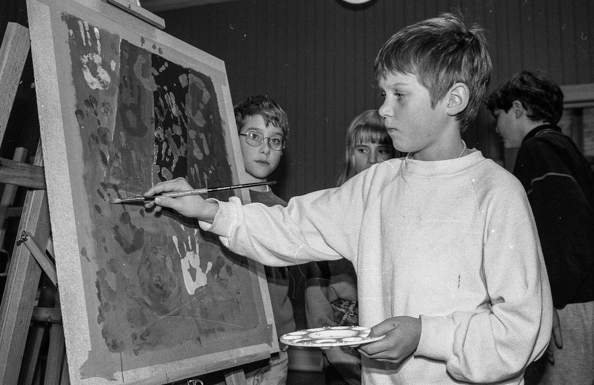 Kunstskole for barn og unge på Kolbotn.
Øystein Kielland-Olsen ved staffeliet.