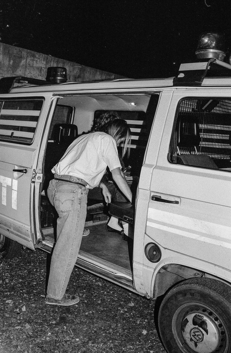 Storakson på fjorden ved Son blåste bort på grunn av dårlig vær.
Politmennene Ragnar Kivle (den lyseste), Jarl Andersen og Wibeke Bjerkås
Fotograf: ØB Ukjent