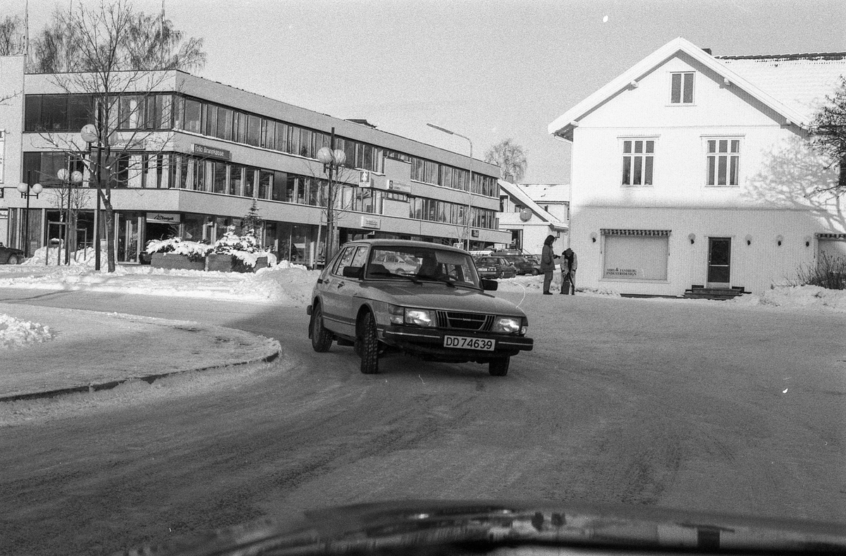 Trafikken i Ås sentrum.