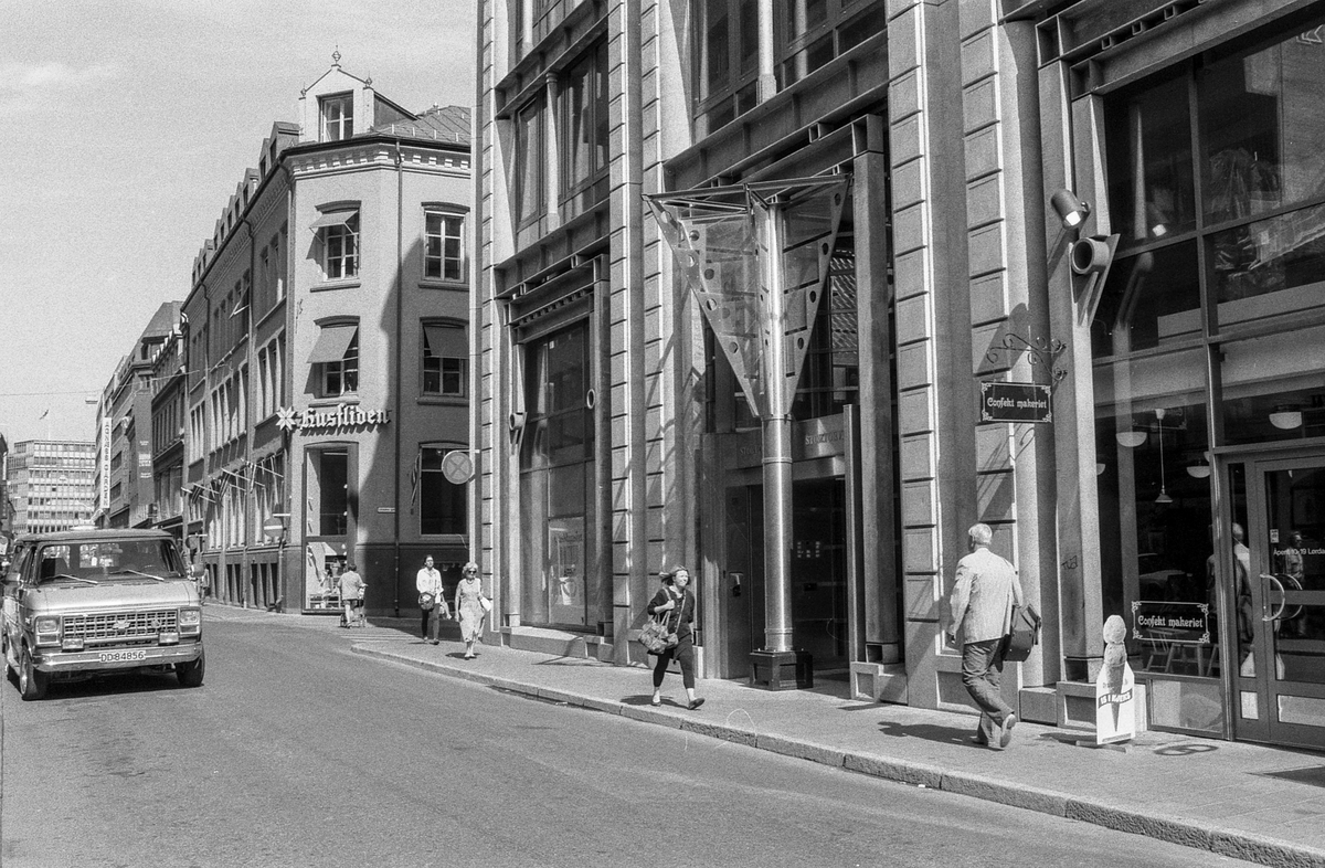 Meglerfirmaet Alfred Berg A/S i Oslo selger E-verk for kommunene.