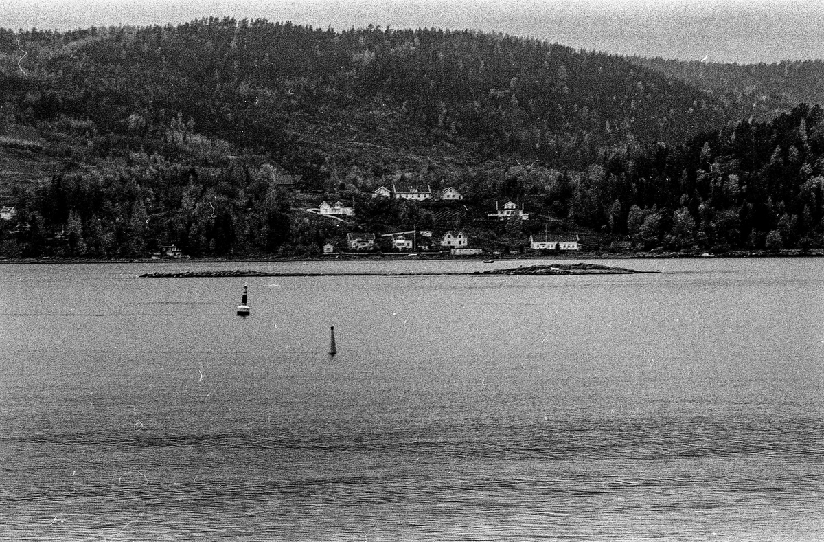 Småskjær i Oslofjorden mellom Drøbak og Hurumlandet.