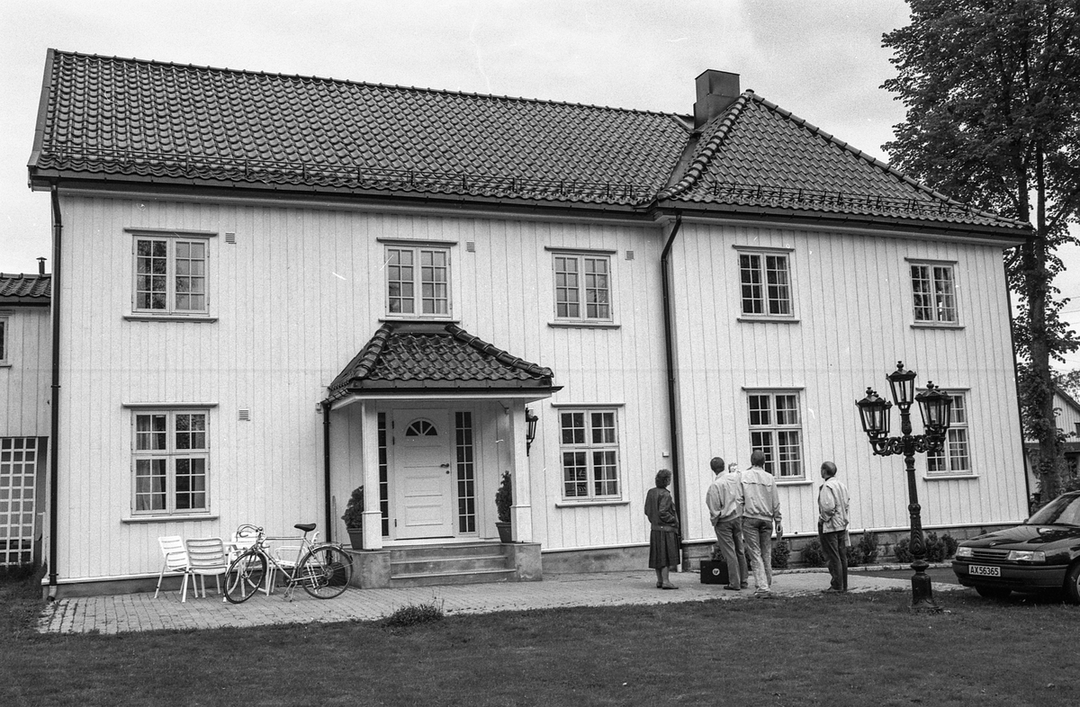Eksempel på god byggeskikk. Fra venstre: Truls Wetterhus, Marit Eikeland og Nils-Petter Wiik og Ivar Gudmundsen.