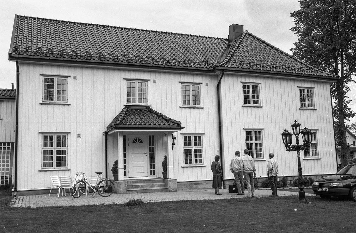 Eksempel på god byggeskikk. Fra venstre: Truls Wetterhus, Marit Eikeland og Nils-Petter Wiik og Ivar Gudmundsen.