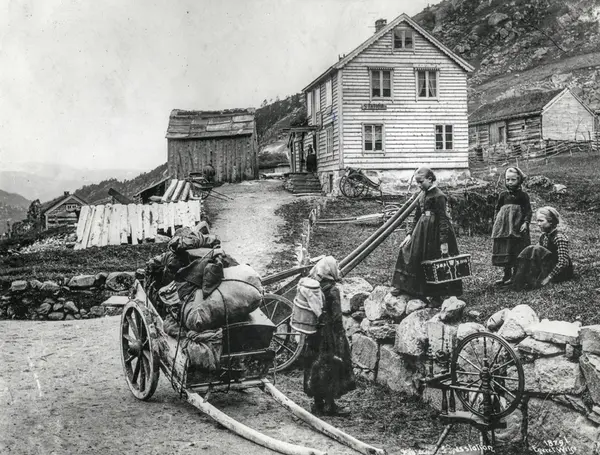 Hardingar i "Ville Vesten" og Tokheim bensinpumper