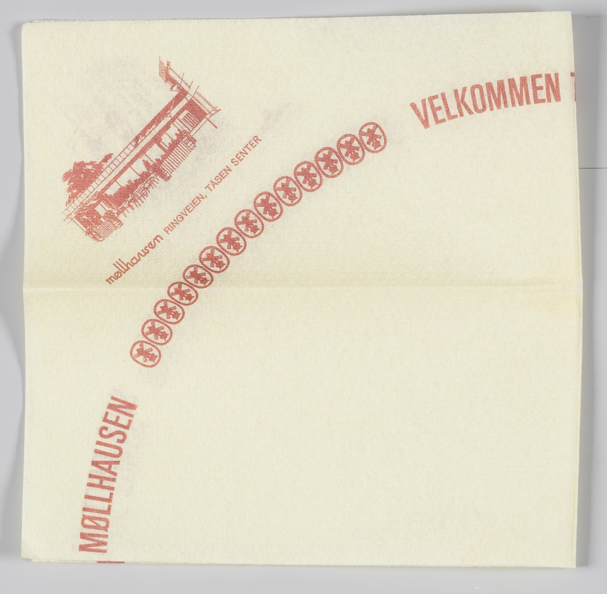 Bygninger med spisesteder og reklametekst for Møllhausen i Bogstadveien, Ruseløkkveien, Tåsen senter og Dronningensgate i Moss.

Samme reklametekst på MIA.00007-004-0238.