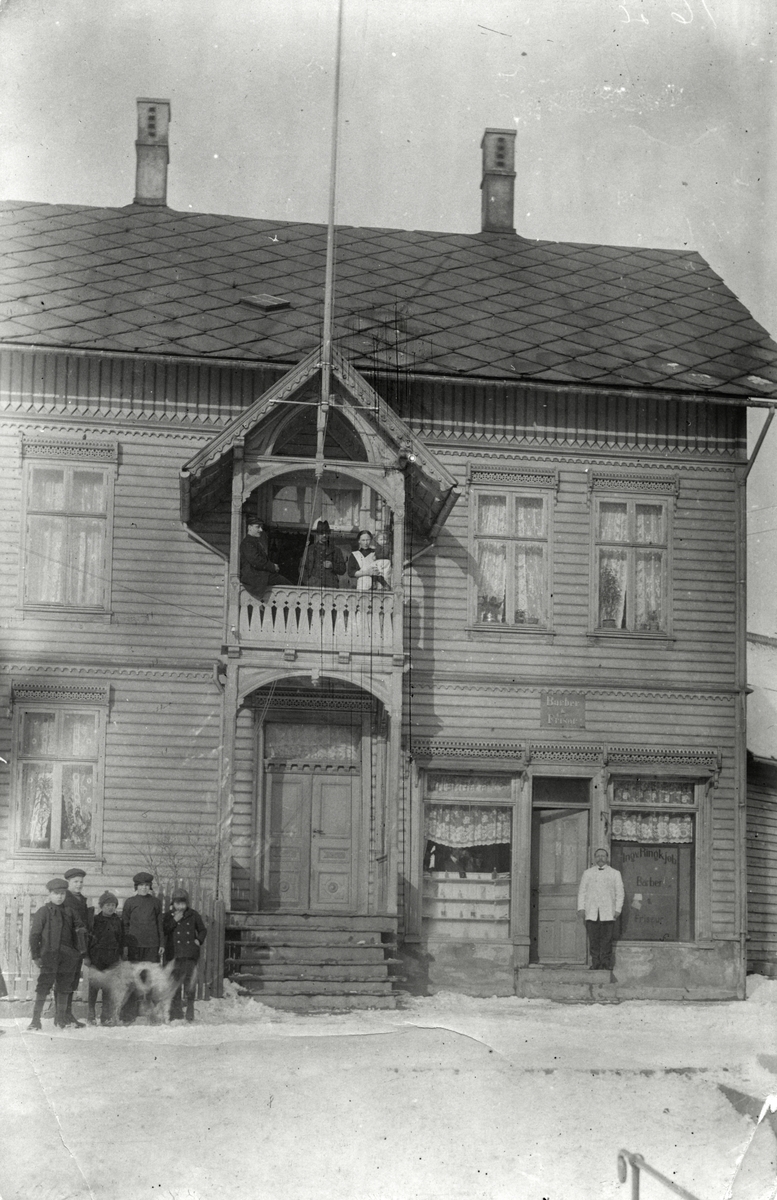 Bustadhuset til Torstensen, barberar Ringkjøp og familien Aspen i Eitrheimsvegen 6.