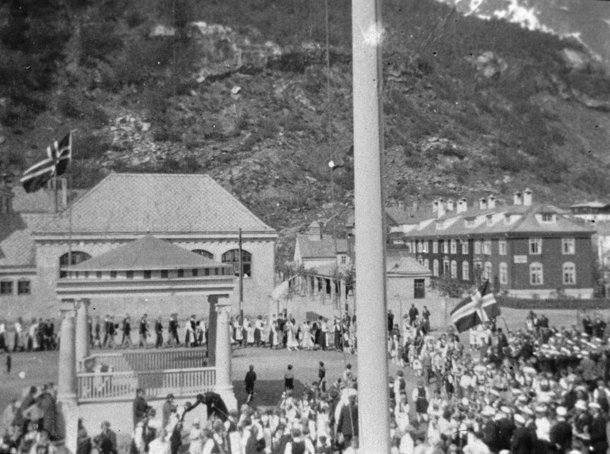 17. mai feiring ved paviljongen ved Odda barneskole