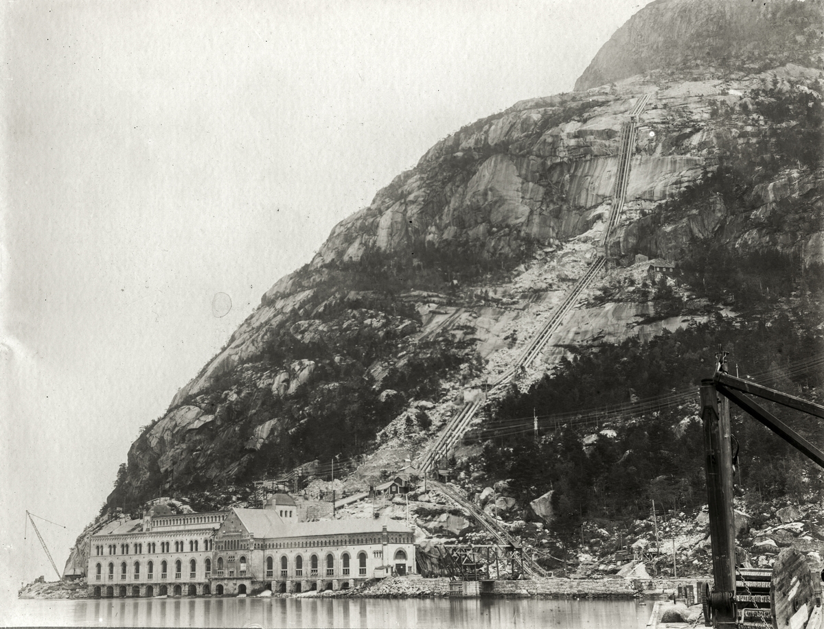 Tysso I kraftstasjon ved utbygginga i 1911.