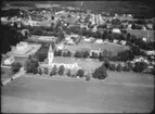Flygfoto över Vrigstad och Vrigsta kyrka i Sävsjö kommun. Nr K357.