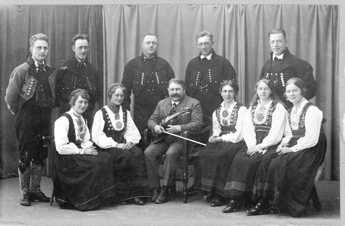 Dansarring i Heddal, Gunnulv Borgja er spelemann