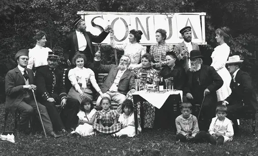 1800-tallsglass i Mjøsmuseets samling