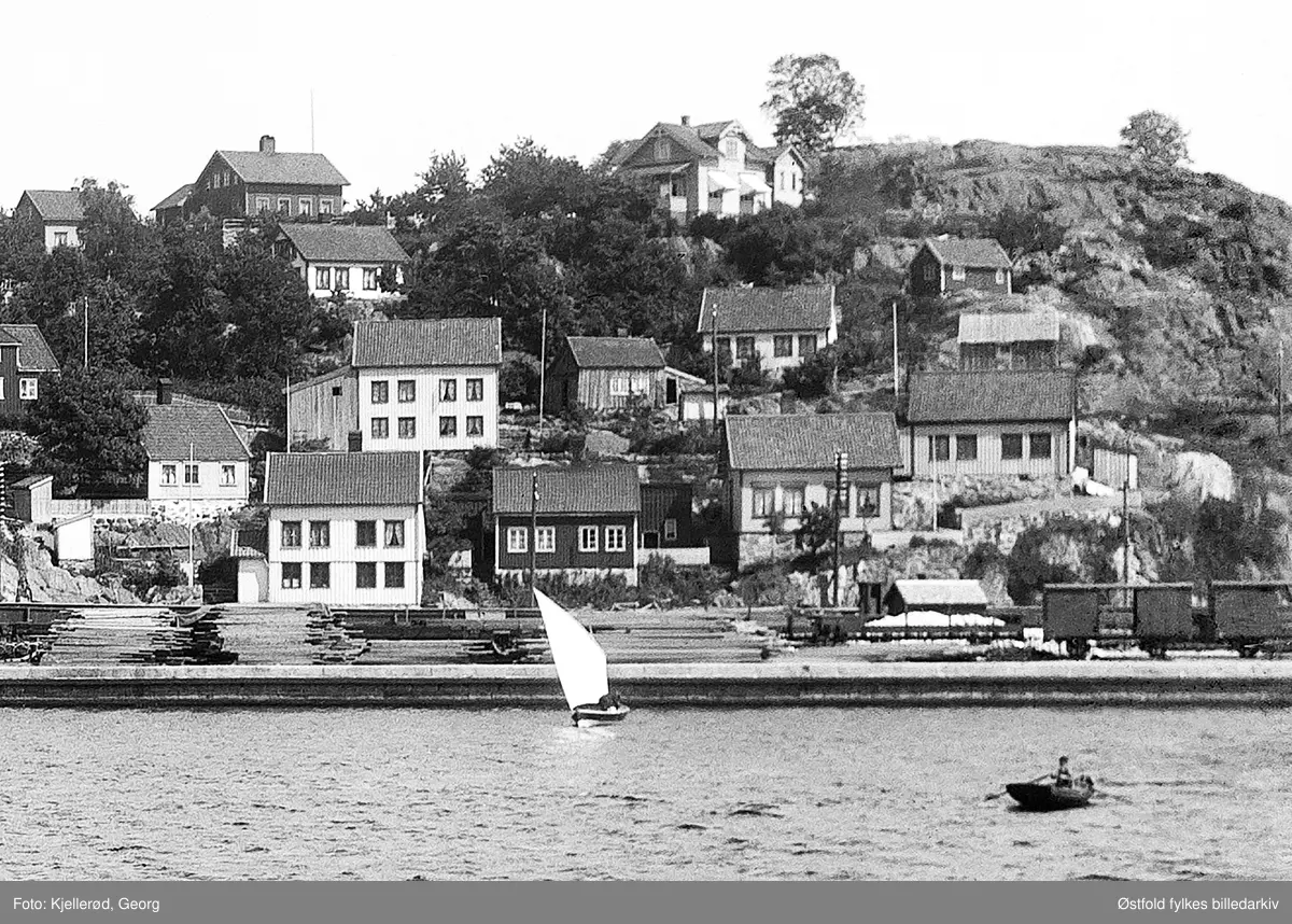 Barbu, Arendal i 1910 med Barbu kirke, bygget 1880. Utsnitt.