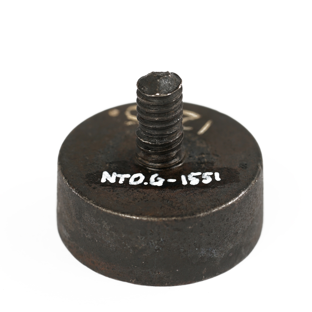 Signet av jern uten håndtak. Gjenget skrue oversiden for antatt feste av håndtak