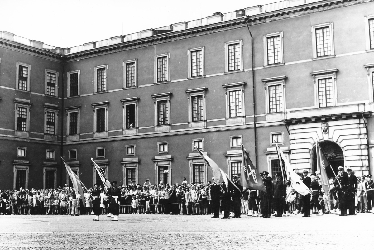 Högvakt Stockholmsslott
Fanborgen uppställd på inre borggården