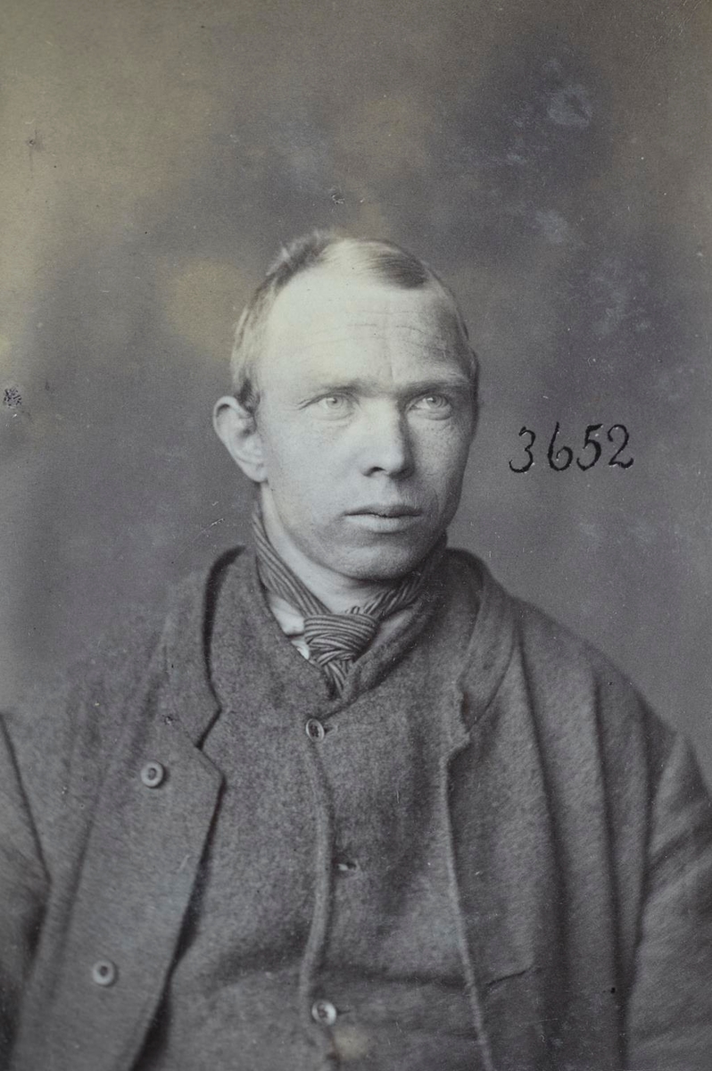 Registreringsfoto fra Kristiania-politiets forbryteralbum 1890 - 1895