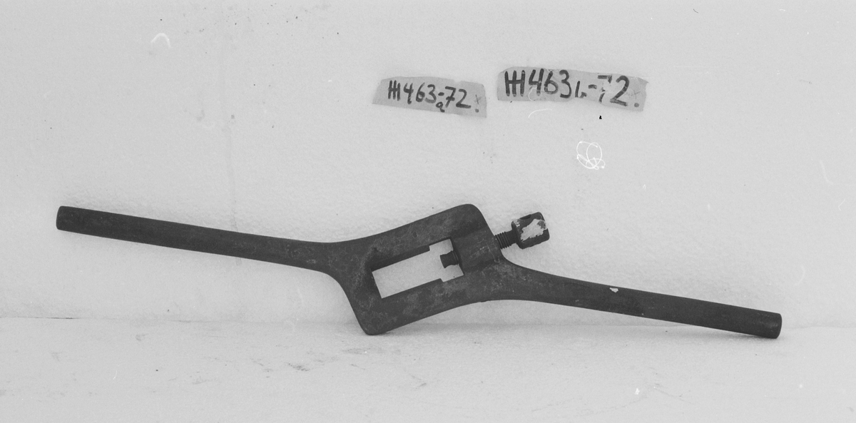 HH.1972-0463 A= Tvinge
HH.1972-0463 B= Skrue