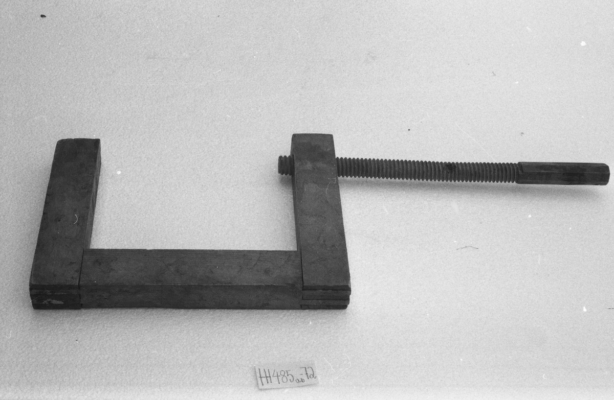 HH.1972-0485 A= Tvinge
HH.1972-0485 B= Skrue