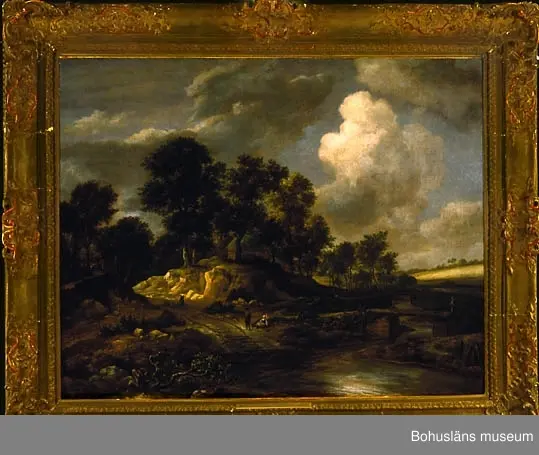 Jacob van Ruisdael. Född i Holland 1629, död 1682.
Landskap med väg och vattendrag. 102,5 x 129. Olja på duk.

RAMNING
Linneduk i tuskaft spikad runt spännram och med pappersremsa fastklistrad över avslutningen. Spännramen har kilar med raka hörn och en horisontell och två vertikala tvärslåar som förstärkning. 
Förgylld dekorerad barockram. Ramen har förstärkningar med trekantiga plywoodbitar i varje hörn. Ramen är kapad, förminskad på flertalet ställen, upptill med sex snitt, nertill ett snitt. Ramen kan vara från tiden.
Dukens baksida har spår efter rengöringsiver med fuktig trasa.

UPPGIFTER PÅ BAKSIDAN
En fastklistrad rund pappersetikett på en av de vertikala tvärslåarna: Med tusch-siffrorna "5647".
På ramen en tryckt, med bård dekorerad, etikett: "78."
Övrig historik se JJ01