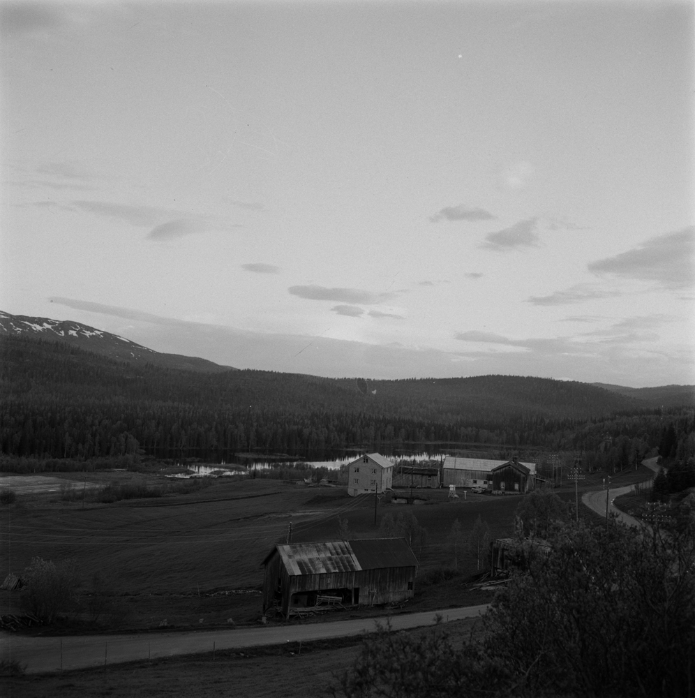 Hattfjelldal. Mot vest. I forbindelse med Hattfjelldal Kommunes 100 års jubileum sommeren 1962.