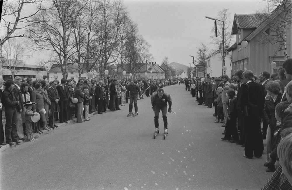 Rulleskirenn på 17.Mai. i Chr.Qualesgt ved parken.