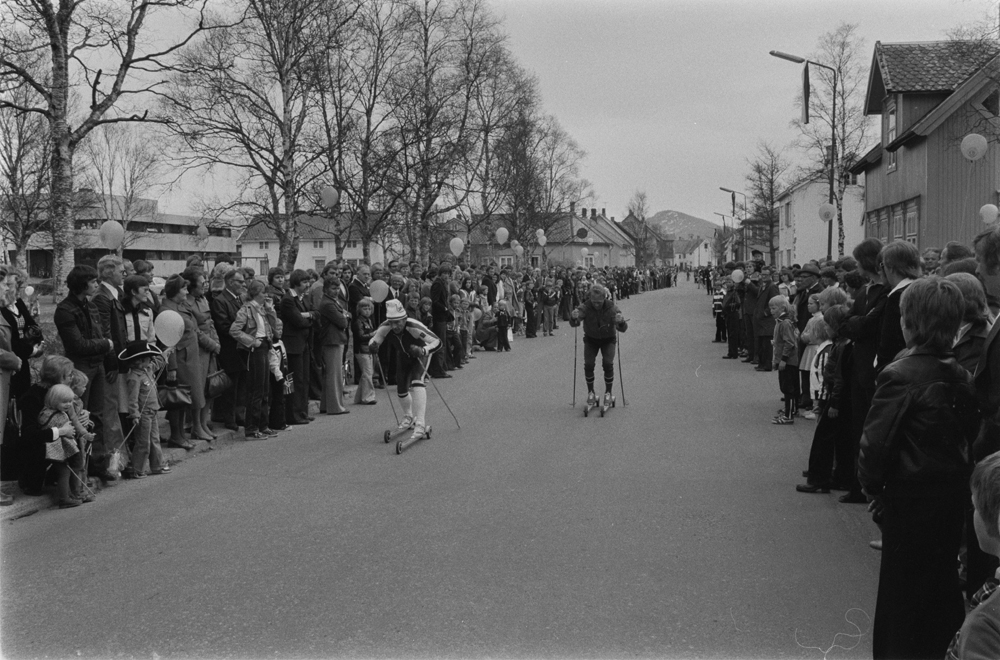 Rulleskirenn på 17.Mai. i Chr.Qualesgt ved parken.