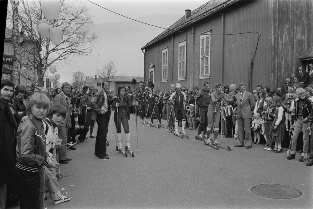 Rulleskirenn på 17.Mai. i Chr.Qualesgt ved Gammelgymmen.