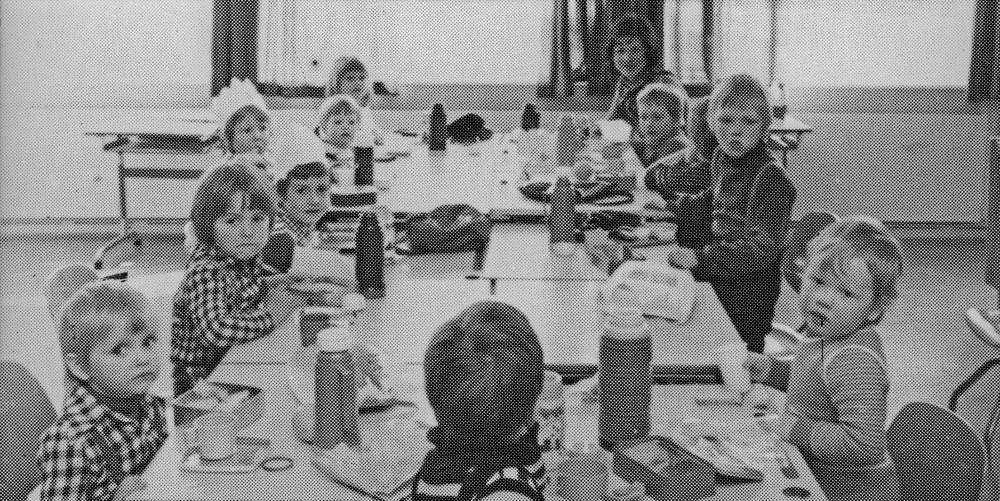 Reportasje fra Granmoen og Elsfjord. Skole og eller barnehage. Lærere og elever.