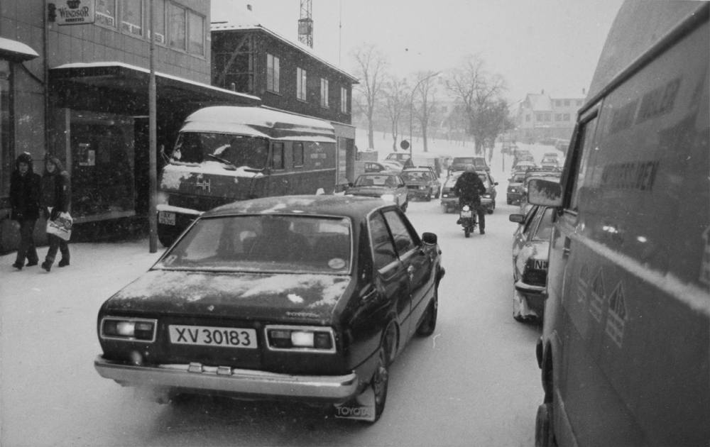 Stor trafikk i Torolvsgt. i Sandnessjøen.