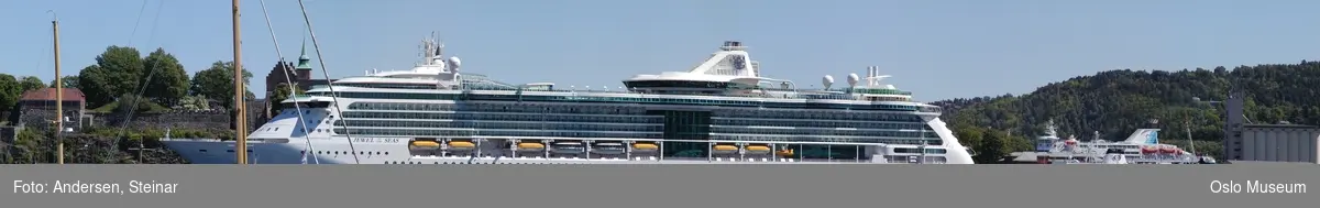 Panorama, utsikt, cruiseskip, havn, fjord, turistbåter, Rådhuset, Akershus Festning, Vippetangen, Sørenga, Ekebergåsen,