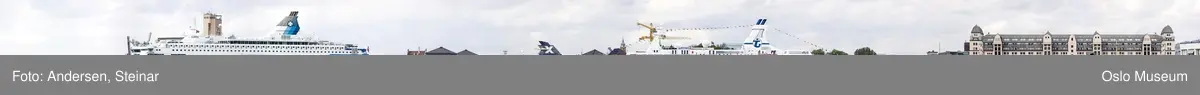 Panorama, utsikt, cruiseskip, seilskute, brygger, havn, fjord, Oslo øst, Oslo vest, Rådhuset, Akershus Festning