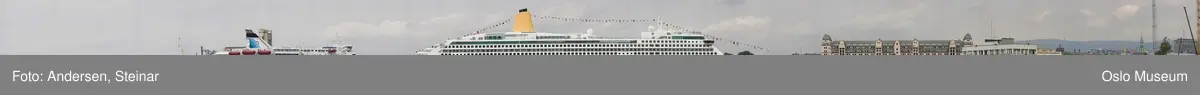 Panorama, utsikt, cruiseskip, seilskute, brygger, havn, fjord, Oslo øst, Oslo vest, Rådhuset, Akershus Festning