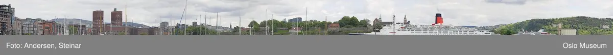 Panorama, utsikt, cruiseskip, seilskute, brygger, havn, fjord, Oslo øst, Oslo vest, Rådhuset, Akershus Festning