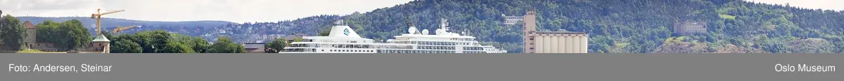 Panorama, utsikt, cruiseskip, seilskute, brygger, havn, fjord, Oslo øst, Oslo vest, Rådhuset, Akershus Festning