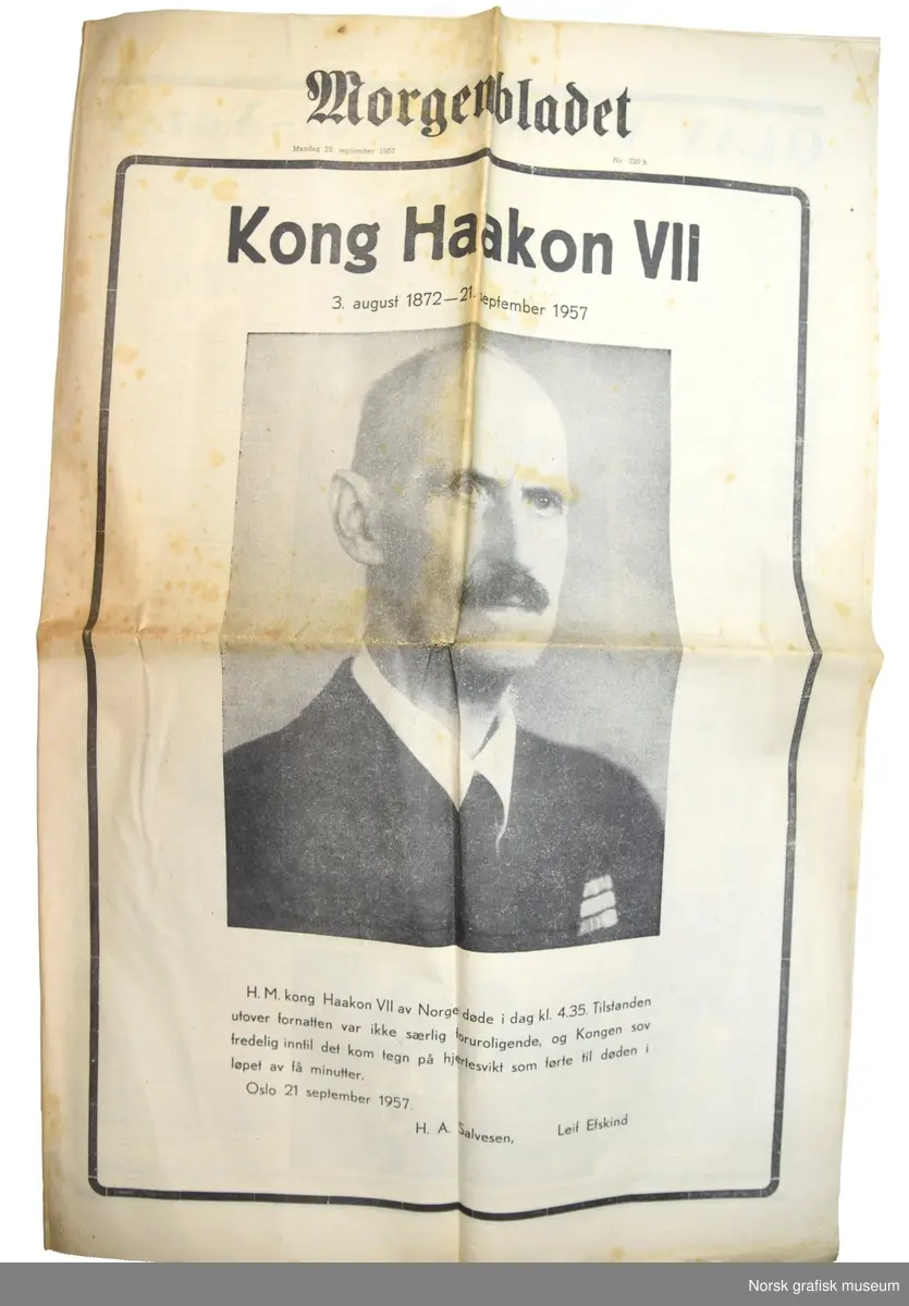 En samling med forskjellige avispapirer: Stavanger Avis, 1ste mai, VG, Merkur, Stavangeren, Aftenposten og Morgenbladet.