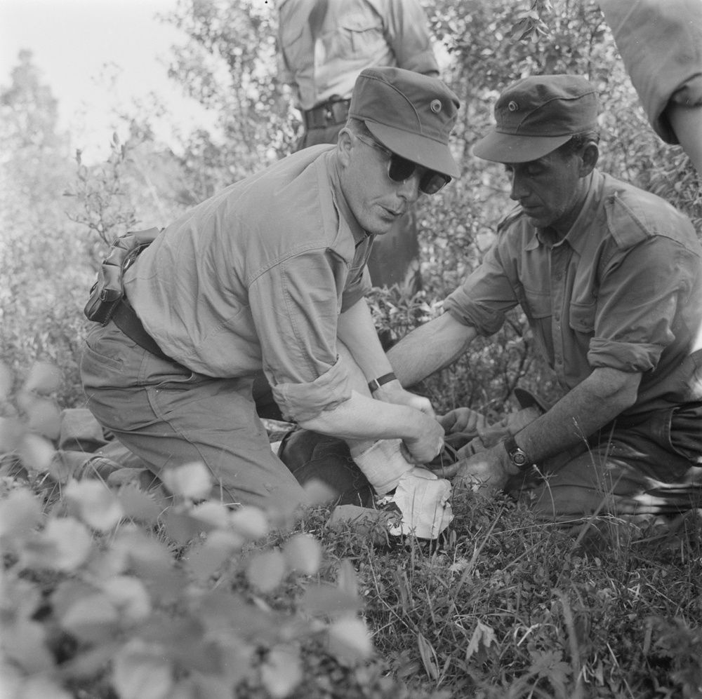 Heimevernet på øvelse. Førstehjelp skadet soldat.