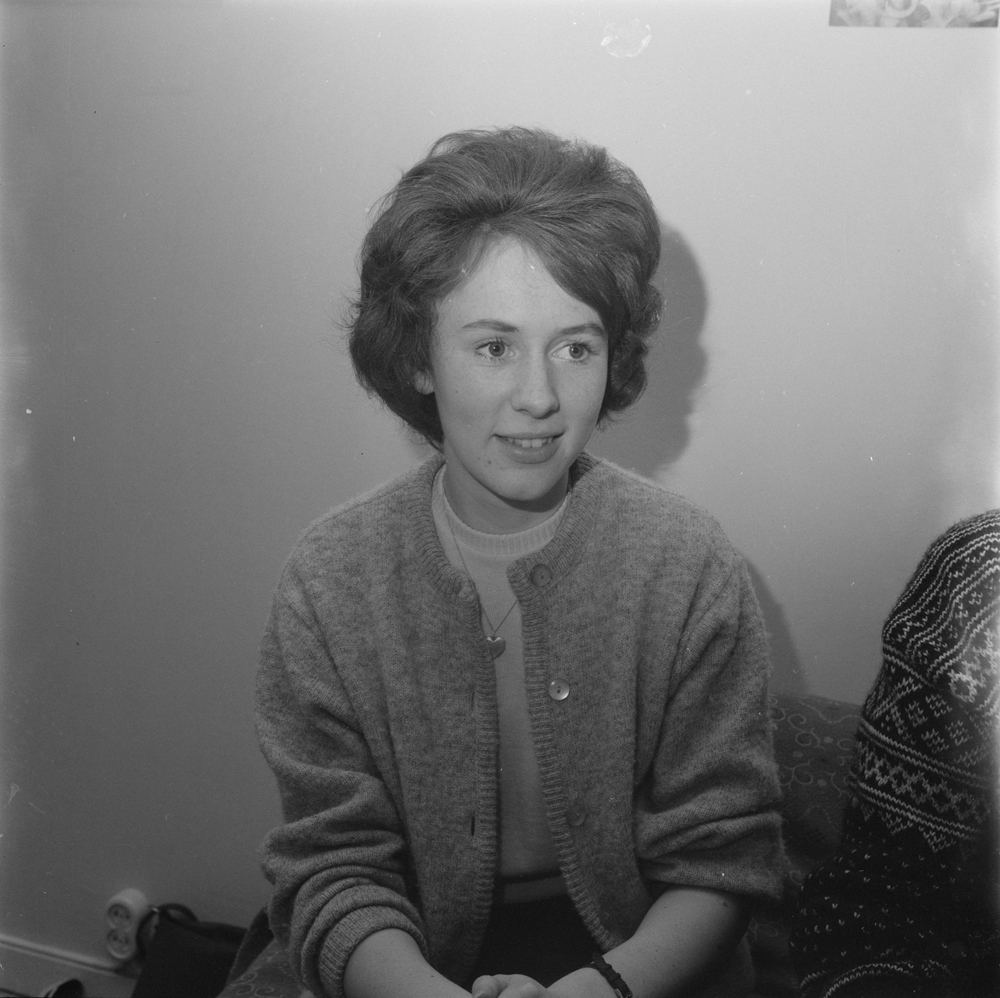 Reportasje om hårfrisyrer? Kvinne