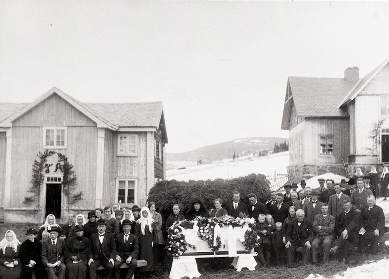 Gravferd etter Torger Aastad.