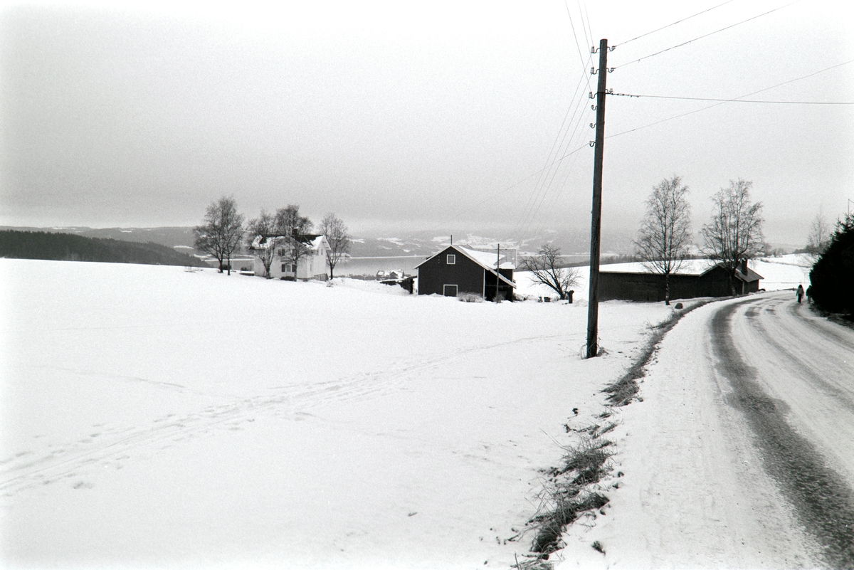 Ringsaker, Furnes, Heimdal gård, Jessnesvegen 106, lysstolpe