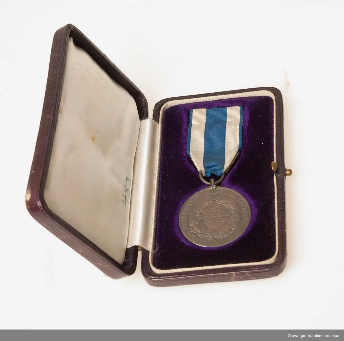 Lloyd´s Silver medal for Meritorious Service i et etui.