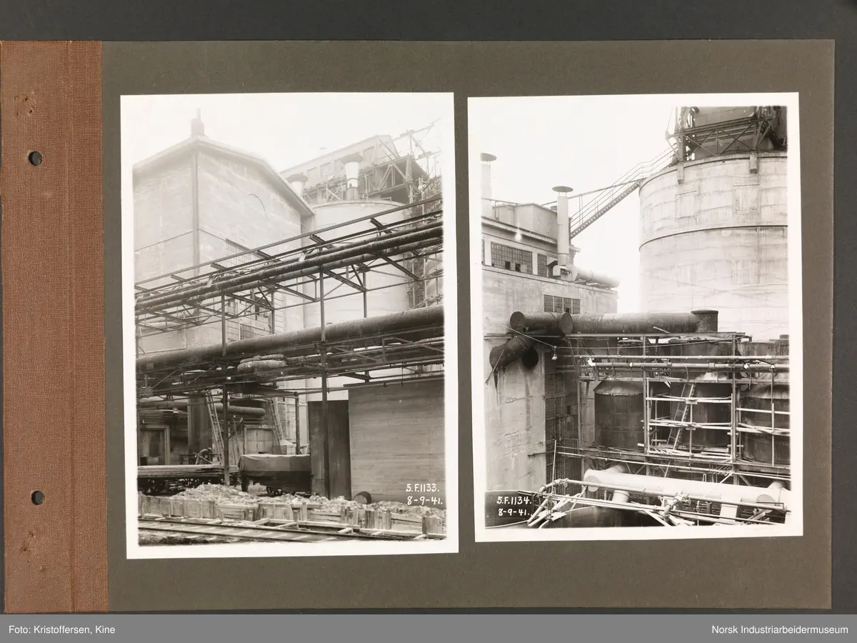 Fotoalbum med 20 sider og 37 innlimte fotografier fra Norsk Hydro på Herøya.