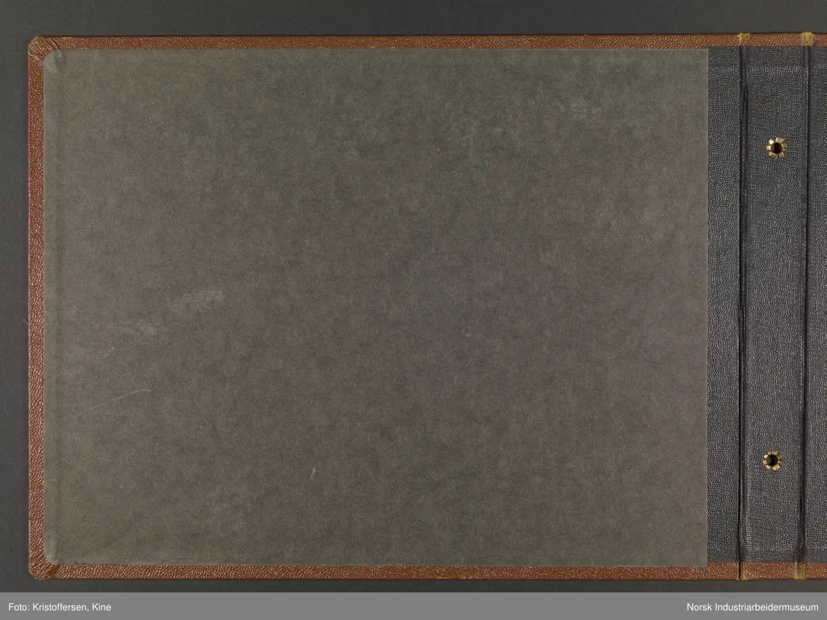 Fotoalbum med 48 sider og 61 innlimte fotografier fra Norsk Hydro på Herøya.