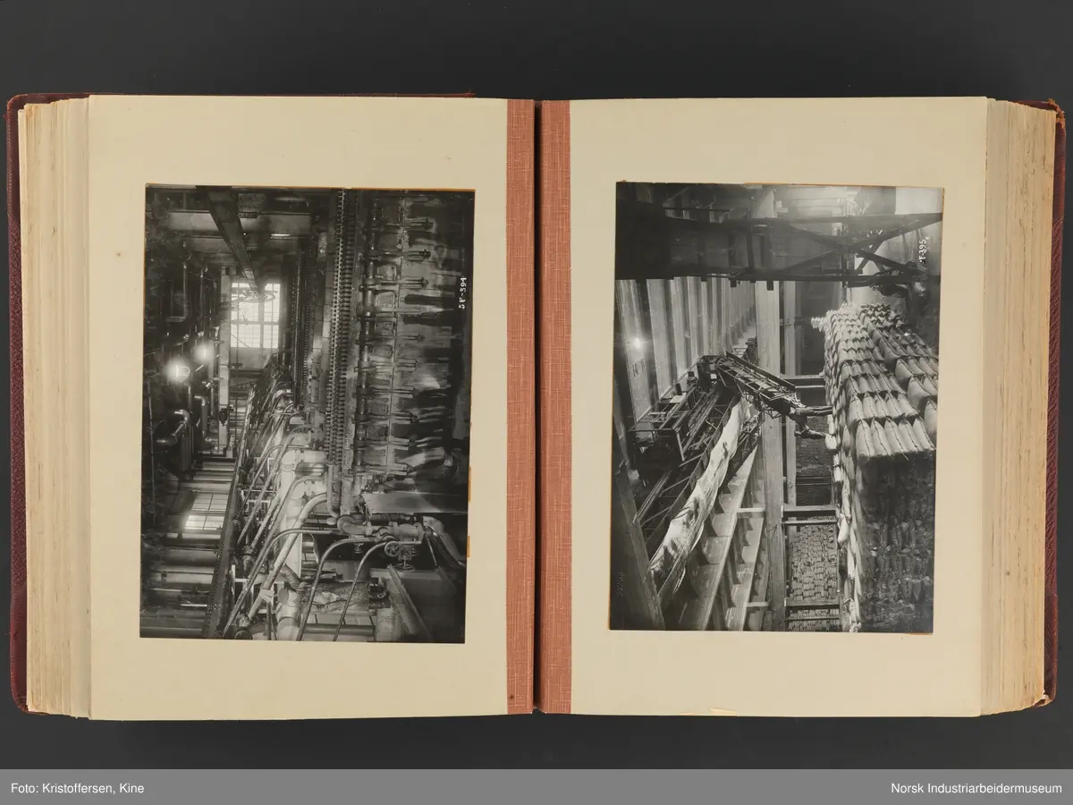 Fotoalbum med 88 sider og 116 innlimte fotografier fra Norsk Hydro på Herøya. Fotografiene viser starten av Eidanger Salpeterfabriker
