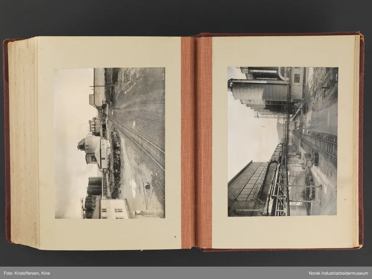 Fotoalbum med 88 sider og 116 innlimte fotografier fra Norsk Hydro på Herøya. Fotografiene viser starten av Eidanger Salpeterfabriker