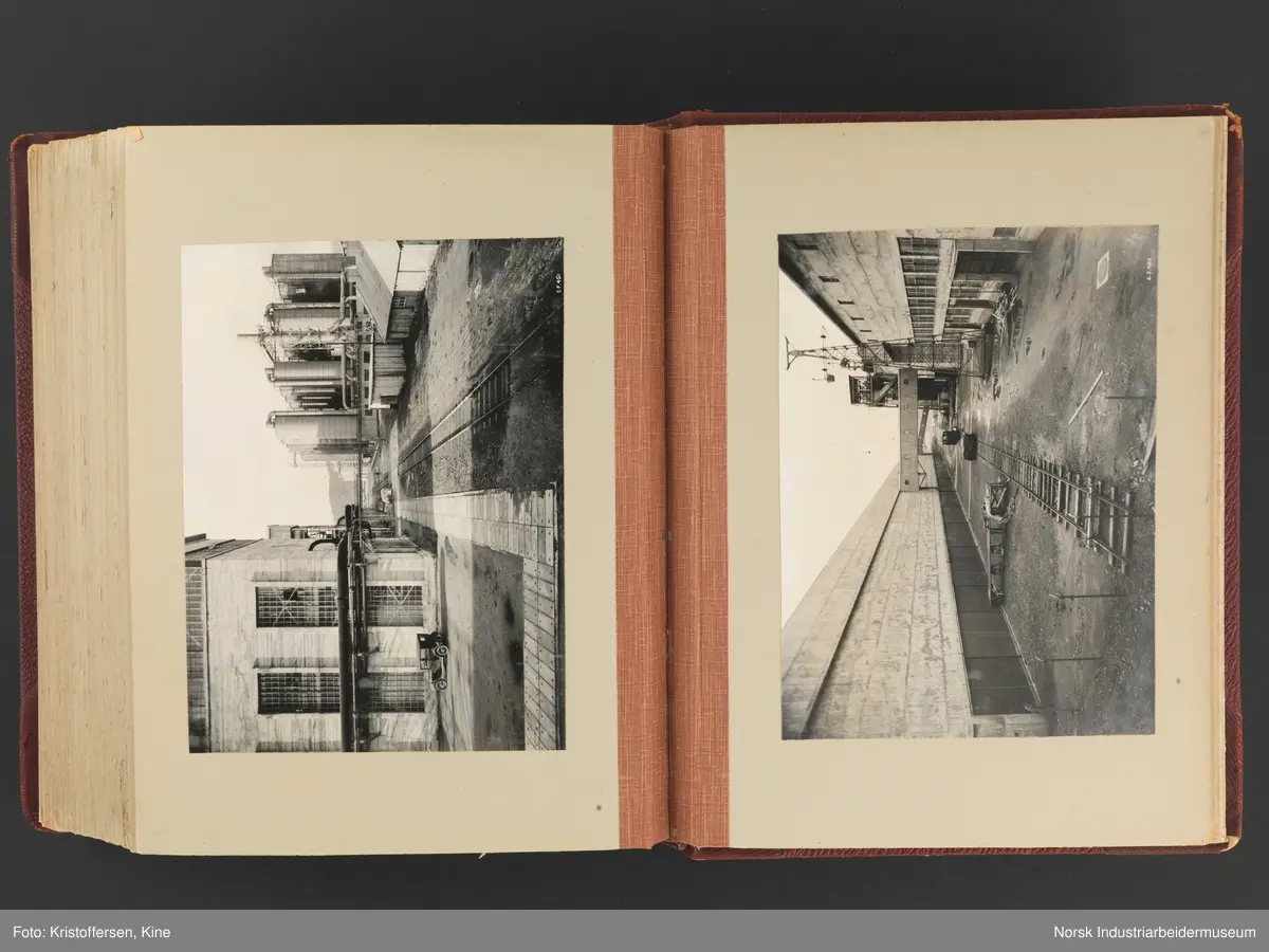 Fotoalbum med 88 sider og 116 innlimte fotografier fra Norsk Hydro på Herøya. Fotografiene viser starten av Eidanger Salpeterfabriker