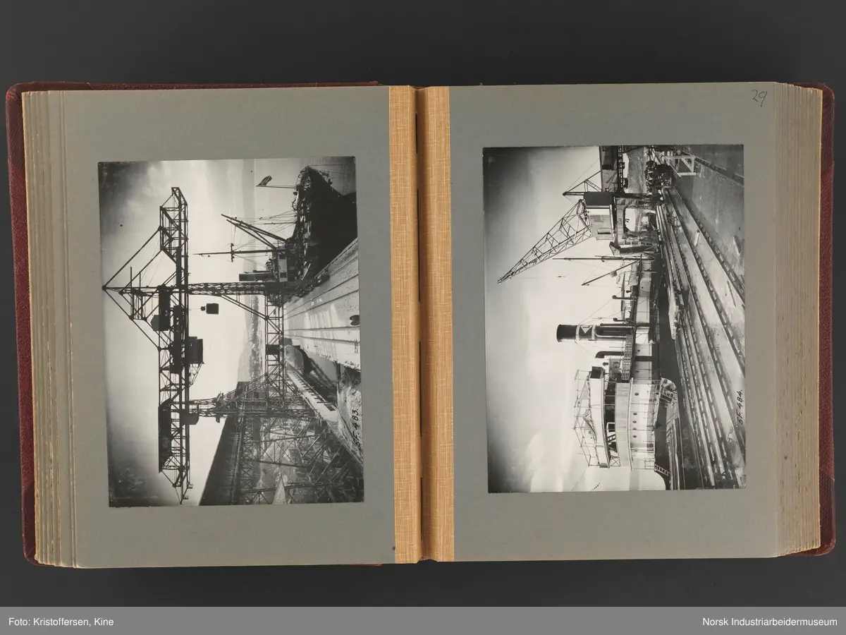 Fotoalbum med 88 sider og 116 innlimte fotografier fra Norsk Hydro på Herøya. Fotografiene viser starten av Eidanger Salpeterfabriker