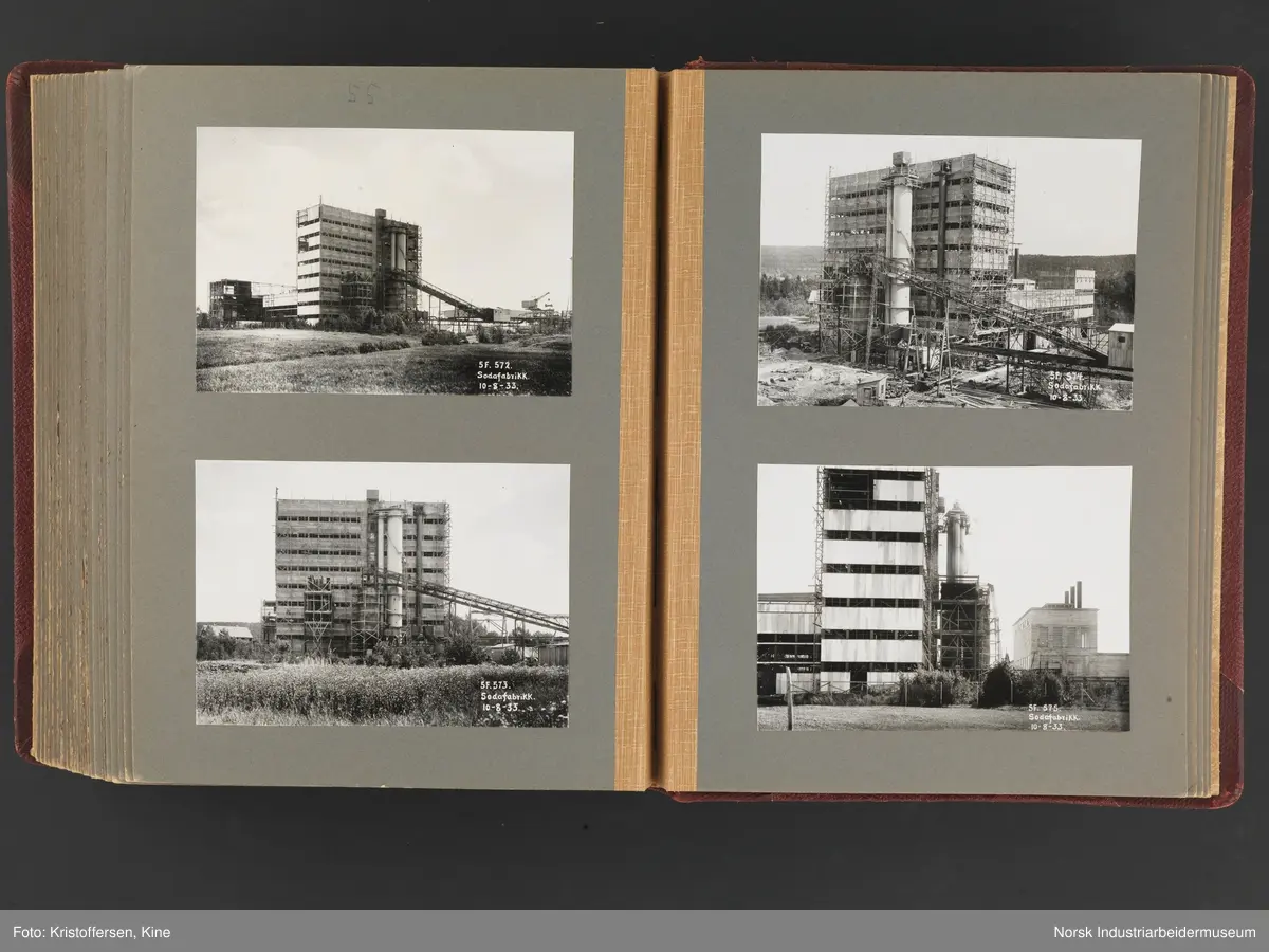 Fotoalbum med 88 sider og 116 innlimte fotografier fra Norsk Hydro på Herøya. Fotografiene viser starten av Eidanger Salpeterfabriker