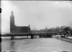 Tegelbacken till höger. Riddarholmsbron och i bakgrunden Stadshuset.